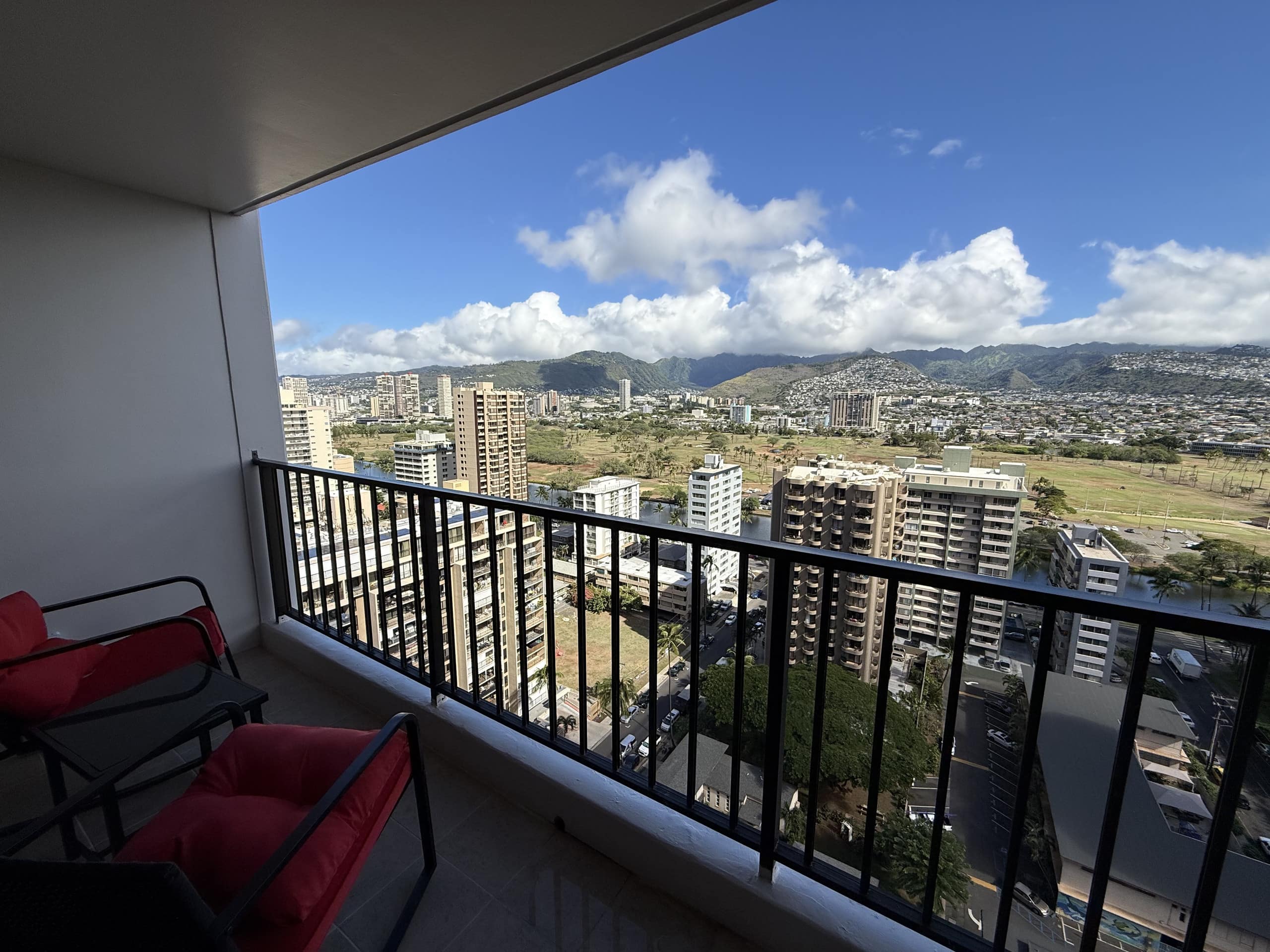 Newly Renovated Waikiki 1 Bedroom in Nice Location - Image 11