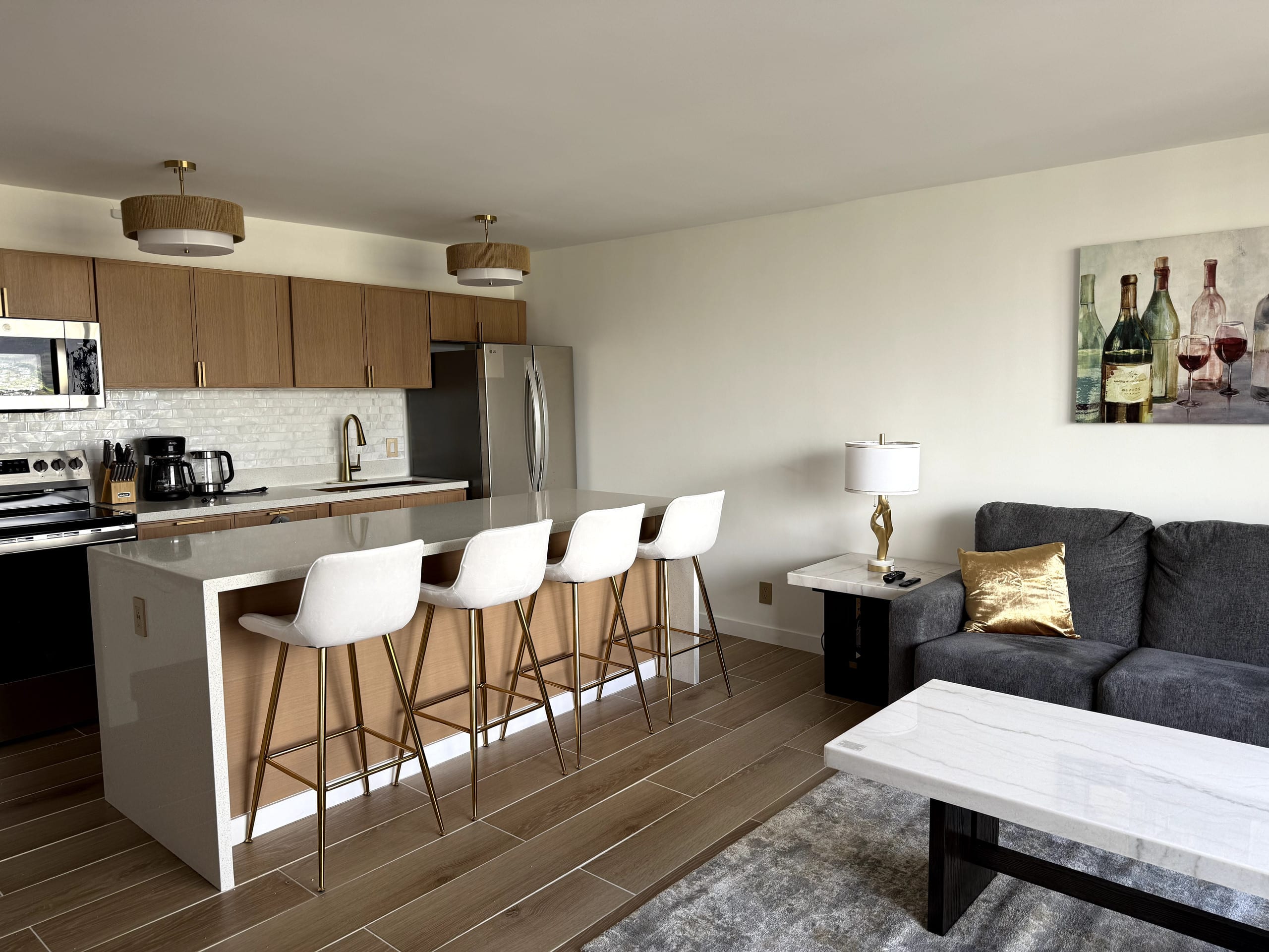 Newly Renovated Waikiki 1 Bedroom in Nice Location - Image 1