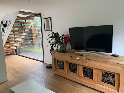 Popular Airbnb listing: Architectural house, nature between river and forest in Nantes Erdre