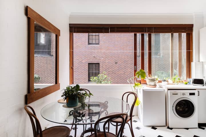 Simple Studio Near Everything - Sydney