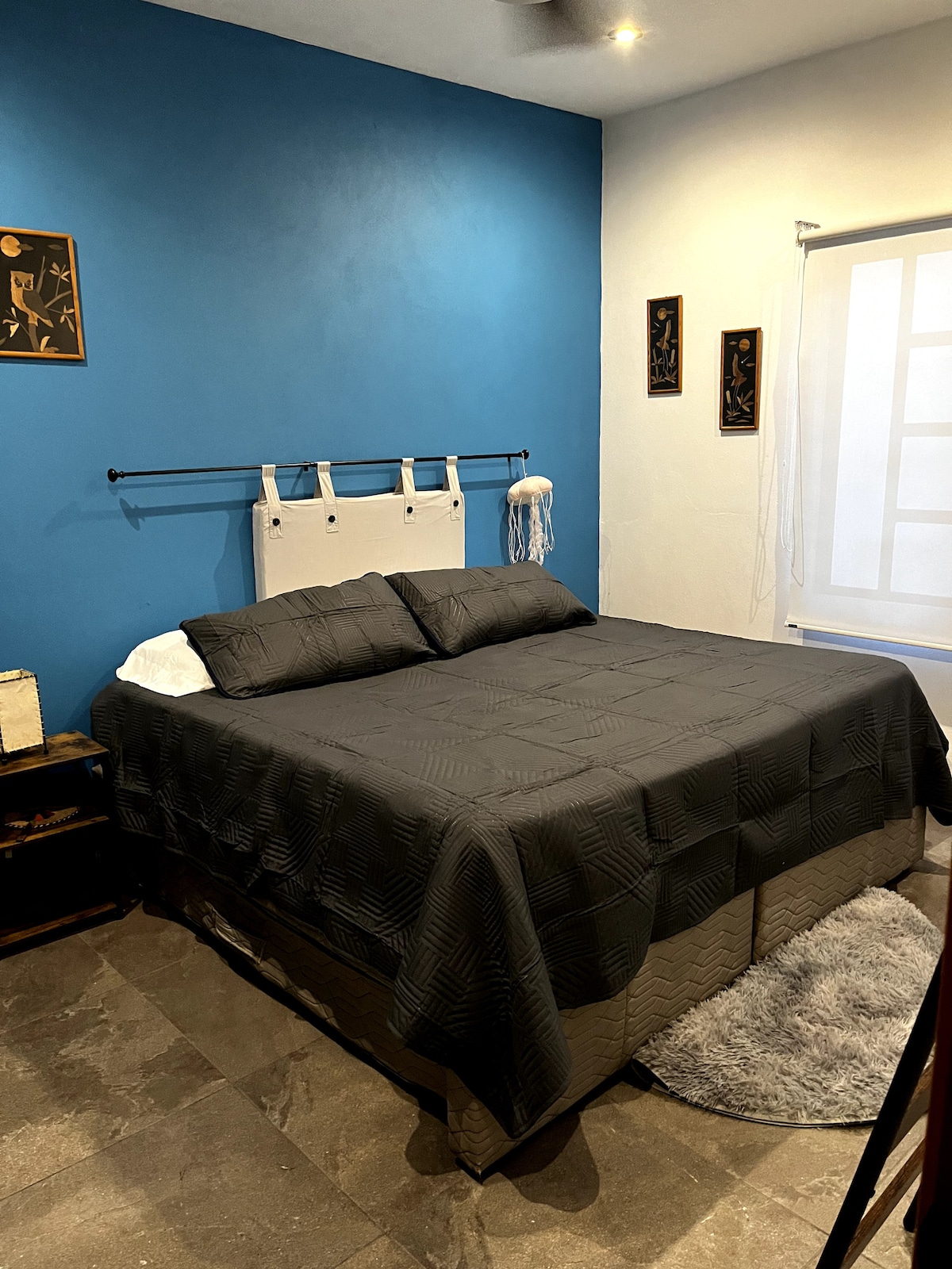 Оваа соба е целосно пристапна за лица со ограничена подвижност. Има тивок вентилатор на таванот.