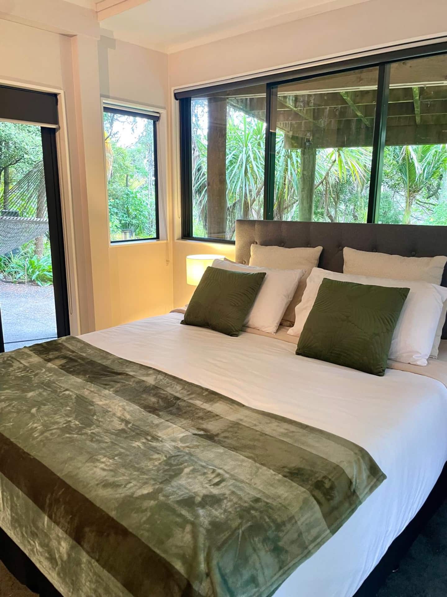 Karekare Native Bush Retreat - 8 Mins From Beach 4