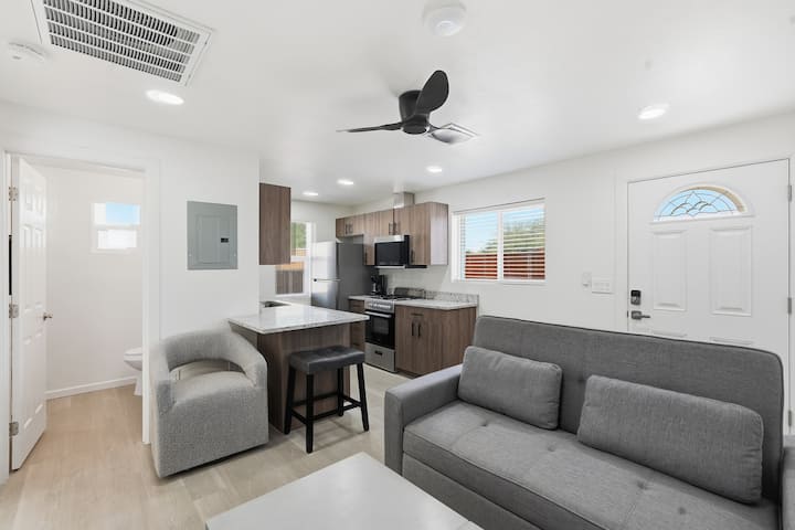 Modern Updated Central Bungalow - Tucson, AZ