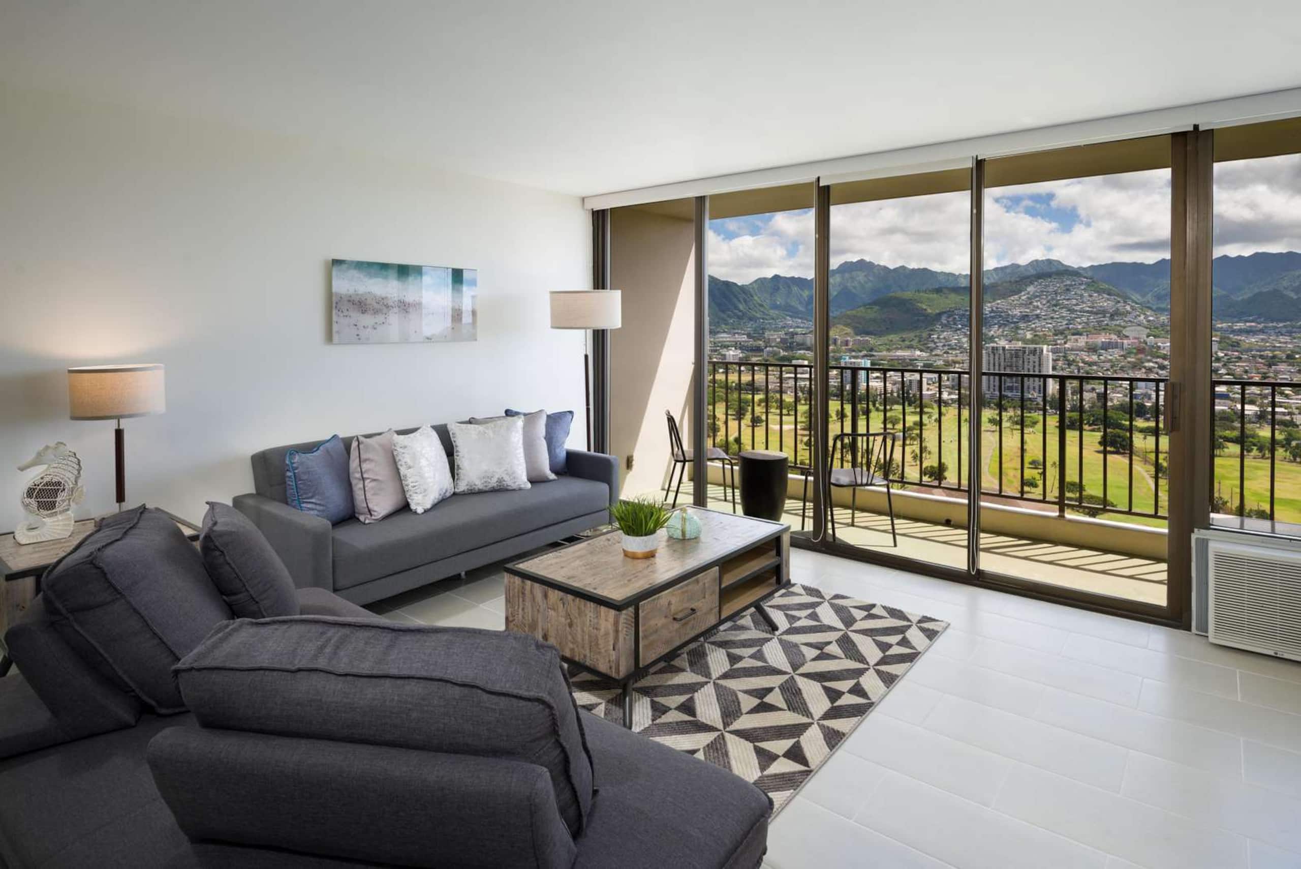 35th Fl Waikiki Banyan | Mtn View | AC | Parking - Image 1