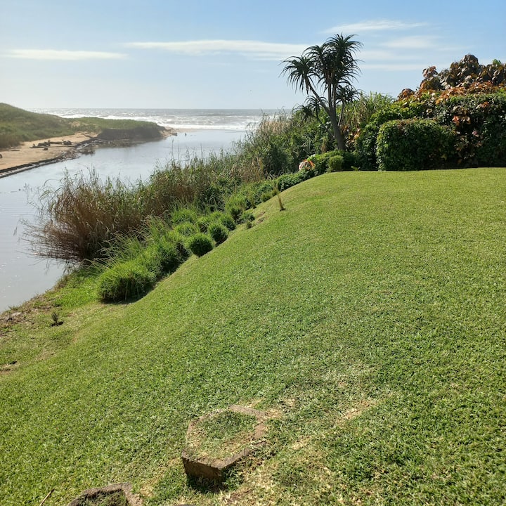 Amazing Beachfront Self-catering Apt, Winkelspruit - Amanzimtoti