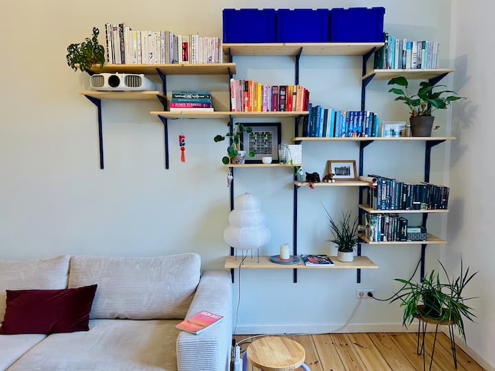 Bright Stylish Flat On A Leafy Laid-back Street - Berlin