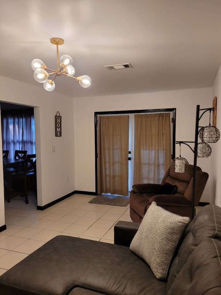 Spacious 3 Bedroom House - Slidell, LA