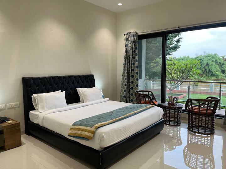Rustic Villa 4bhk - Vada