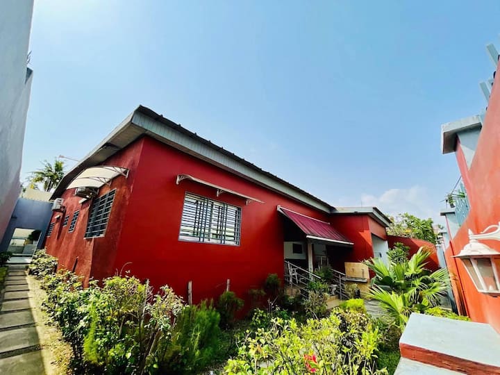Villa Meublée De 06 Pièces + Une Piscine - Abidjan