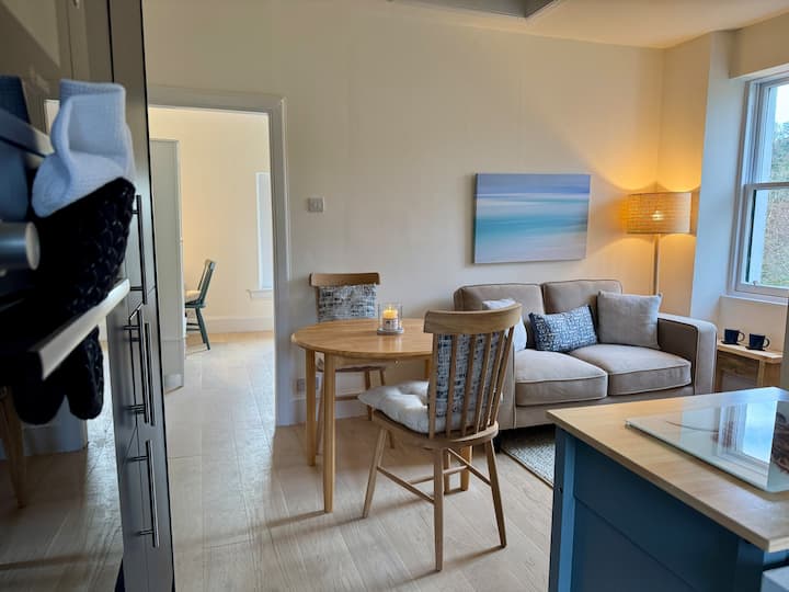 Glenrigh House: Loch View Flat (Sleeps 2) - Glencoe
