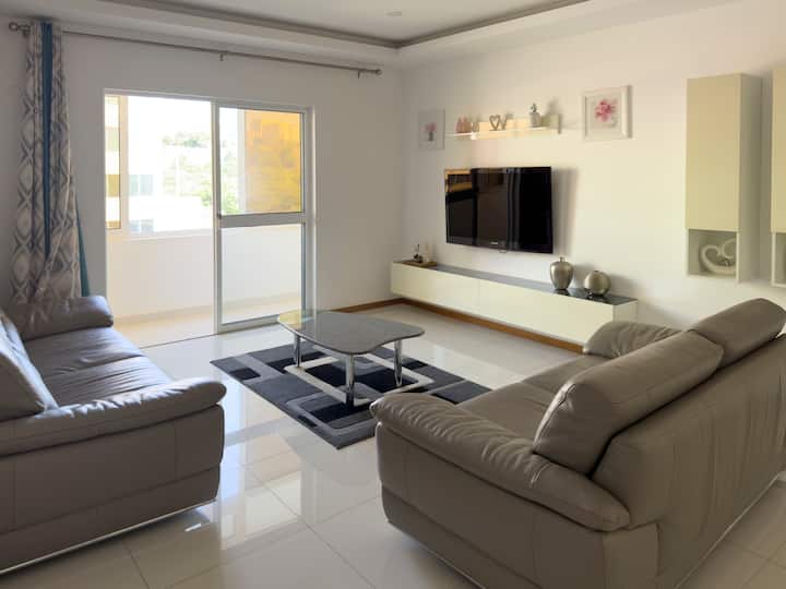 Spacious 3-bdr Apt Seafront, Exterior Pool - Lcgr - Praia