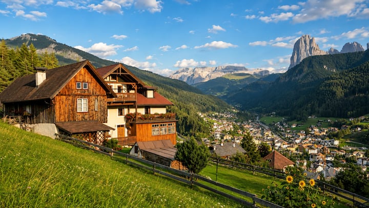 Traditional House With Dolomite View - Urtijëi