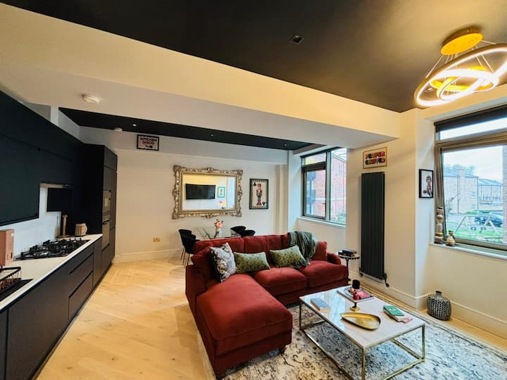 Modern New Build Flat Just 300m -Tube Station - Edmonton - London