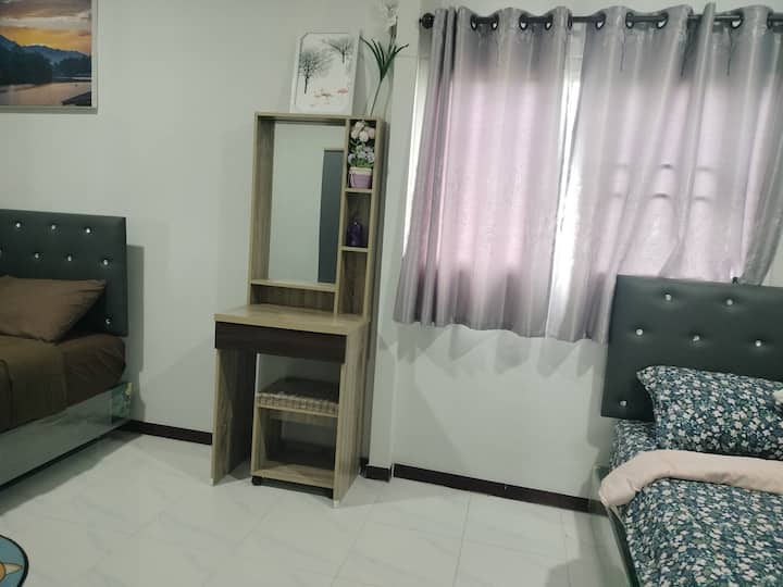 บ้านสำหรับครอบครัวพักได้ 5 ท่าน เสริมได้ 1 ท่าน - Suan Phueng District