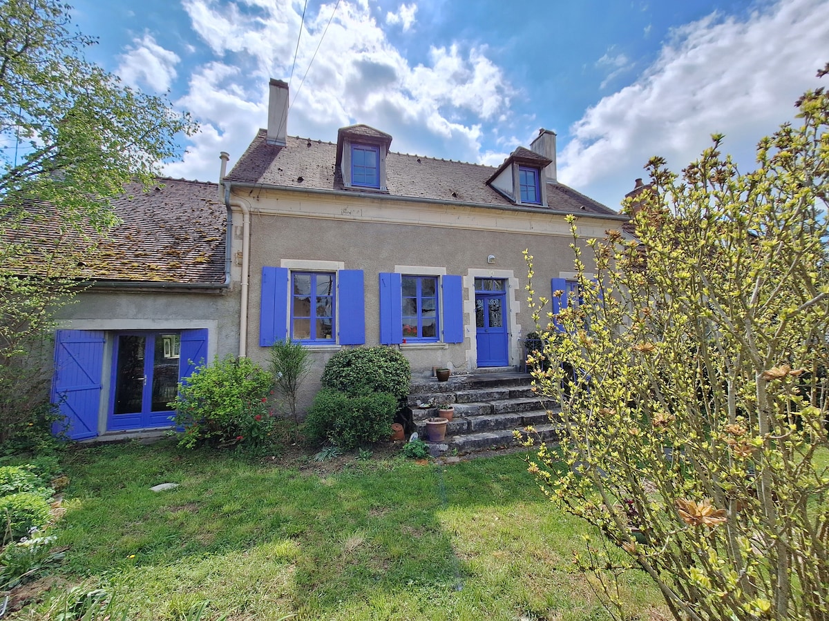 La Maison aux volets bleus