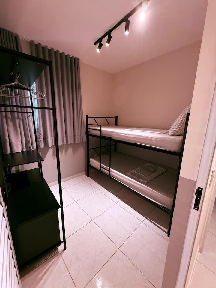 Litera resistente, se adapta cómodamente a dos adultos