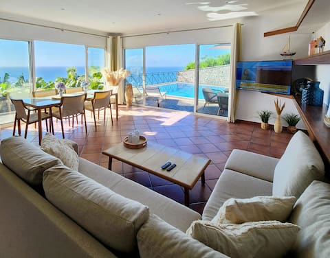 Top performing Airbnb: Villa Ocean Wave Calheta, Oversized Pool in Calheta