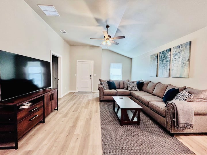 Simplicity Stay - 3br/2ba - Family Friendly - Lubbock, TX