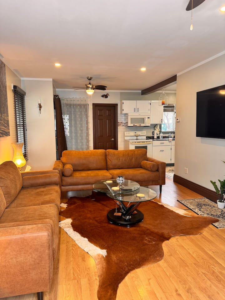 Charming Abode Inwindsor 3bed | Bbq | Free Parking - Windsor, ON, Canada