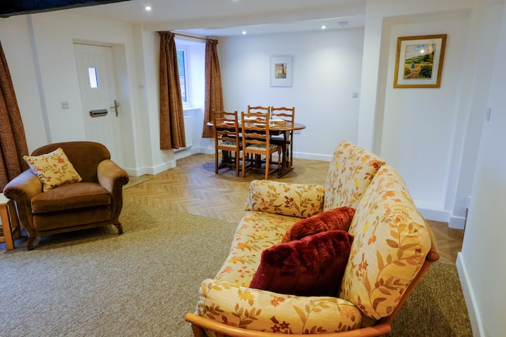 Cotswolds Cottage In Centre Of Wotton Under Edge. - Gloucestershire