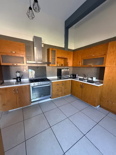 Top performing Airbnb: Comfortable house facing the industrial area. We invoice in Congregación Villa De Pozos