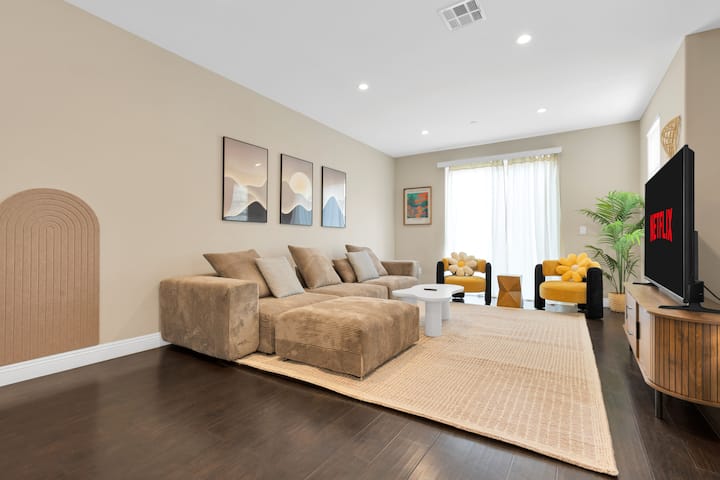 Prime Location - Spacious 3bd 2.5 Ba - King Bed - Whittier, CA
