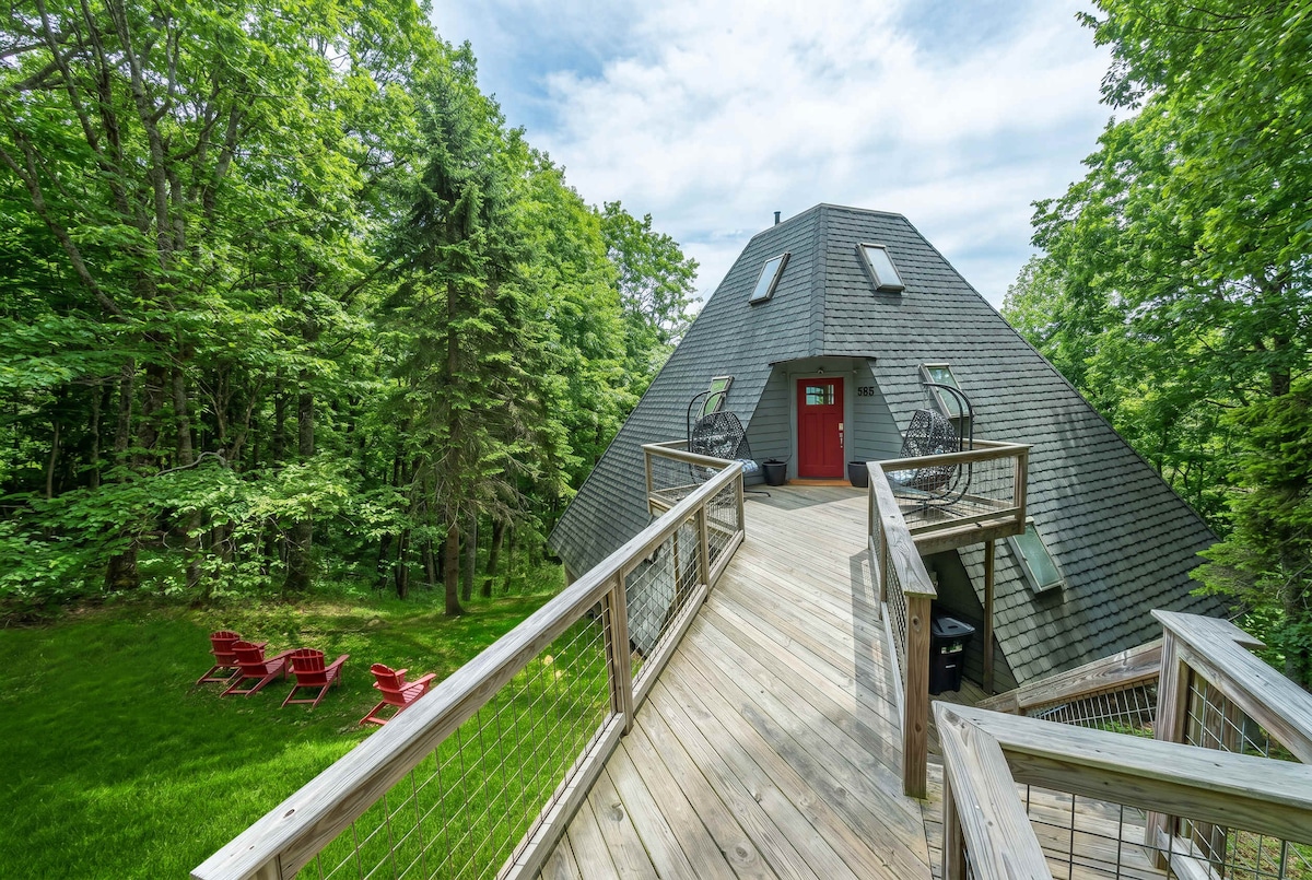 Pyramid Cabin walkway