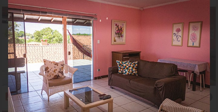 Casa Que Abraça Em ÁGuas De São Pedro - Águas de São Pedro