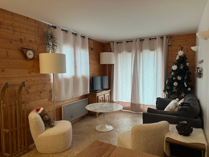 Bel Appartement Avec Terrasse En Rez De Jardin - Moutiers