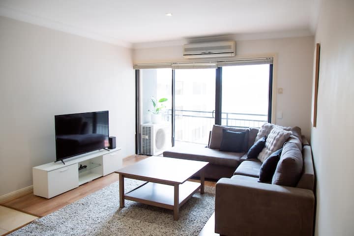 City Retreat • 1br + Balcony & Secure Carpark - セント・キルダ