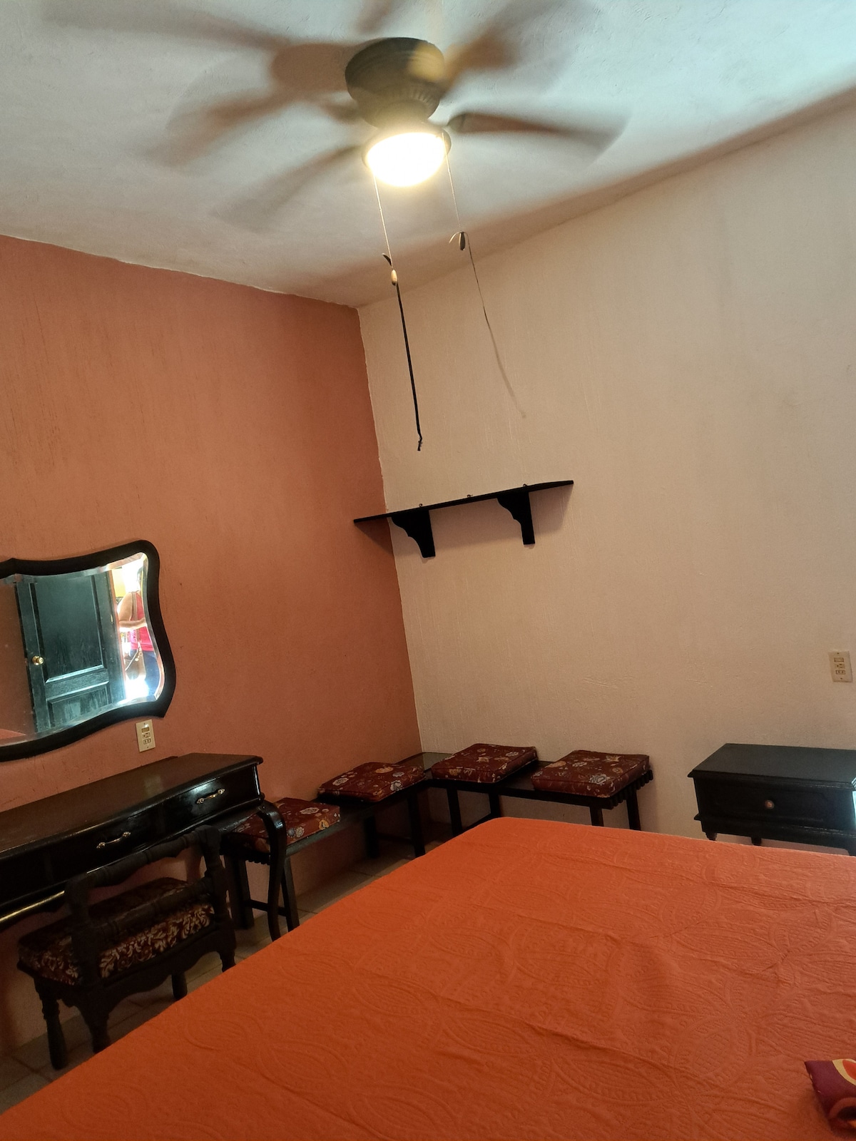 غرفة النوم 1