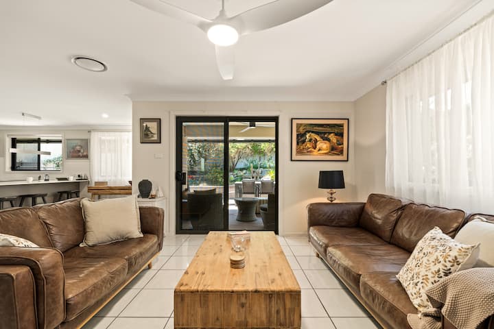 Stockton Hideaway | 3 Bedrooms | Hot Tub - Maitland