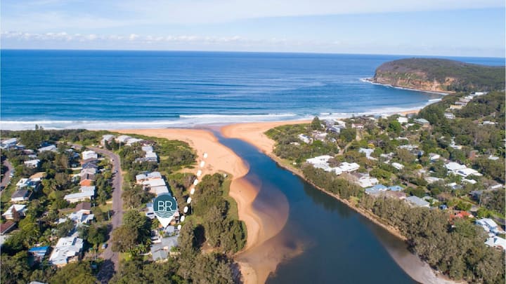 Quaint Lake Front Cottage, Easy Walk To The Beach - Terrigal
