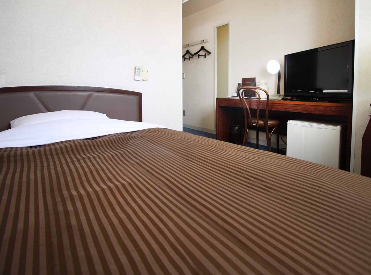 ერთადგილიანი ნომერი [საწოლი 120 სმ სიგანის × 1]