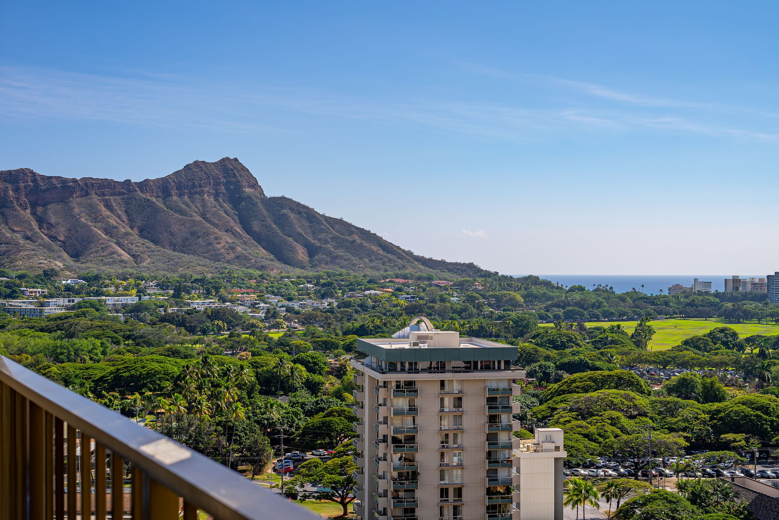 Condo in Honolulu · ★4.71 · 1 bedroom · 4 beds · 1 bath - Image 19