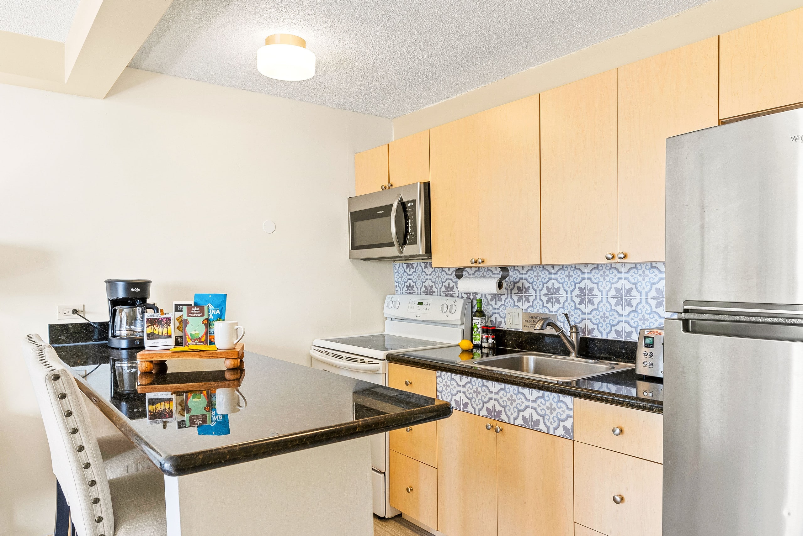 Condo in Honolulu · ★4.71 · 1 bedroom · 4 beds · 1 bath - Image 8