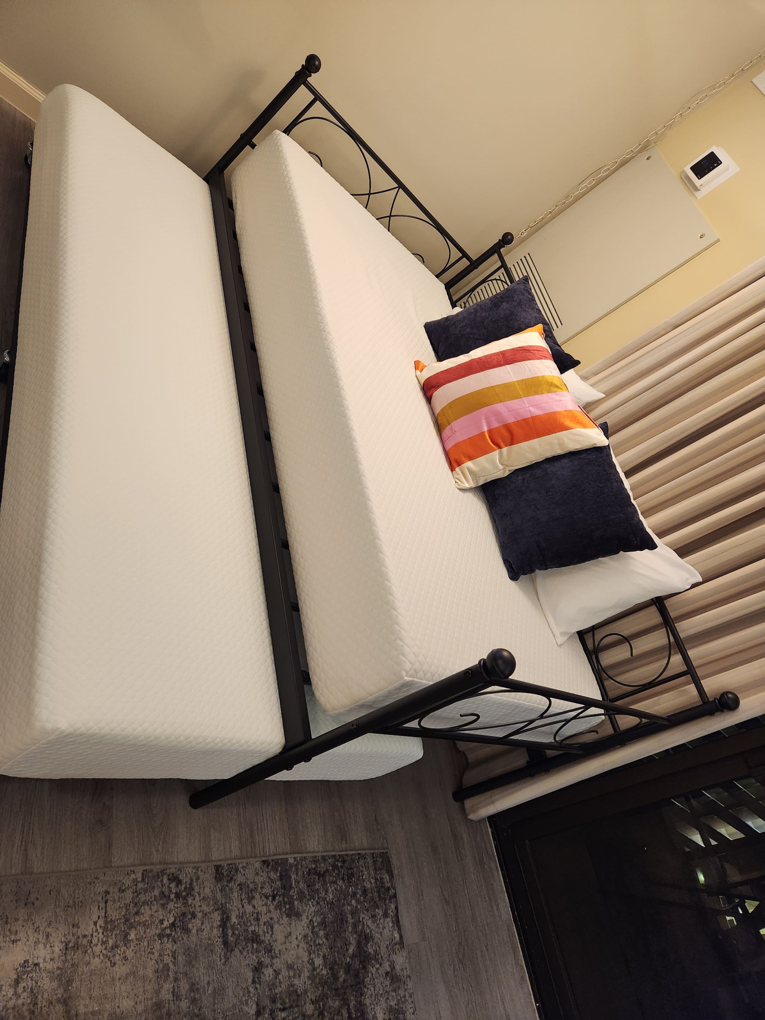 Condo in Honolulu · ★4.71 · 1 bedroom · 4 beds · 1 bath - Image 6