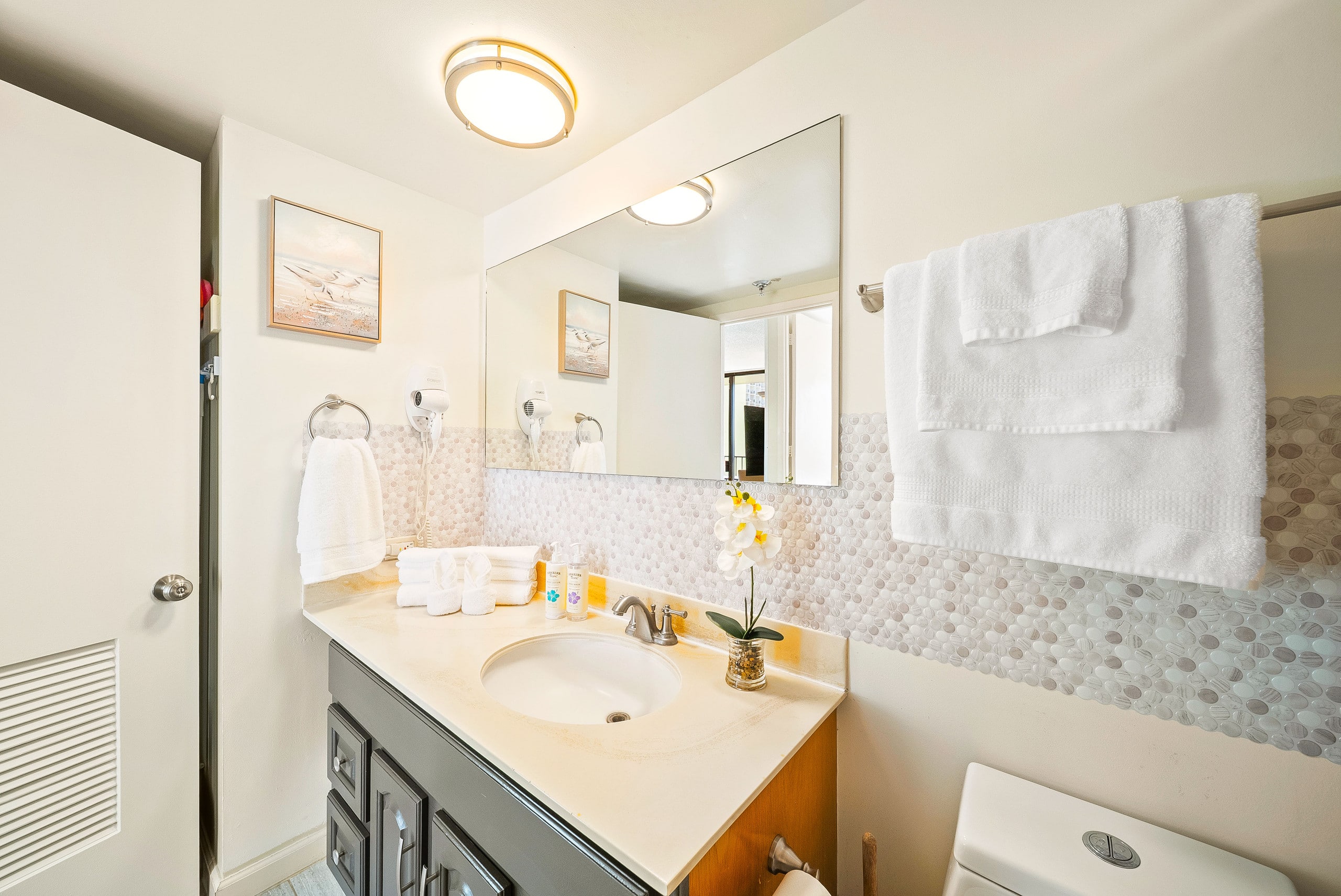 Condo in Honolulu · ★4.71 · 1 bedroom · 4 beds · 1 bath - Image 17