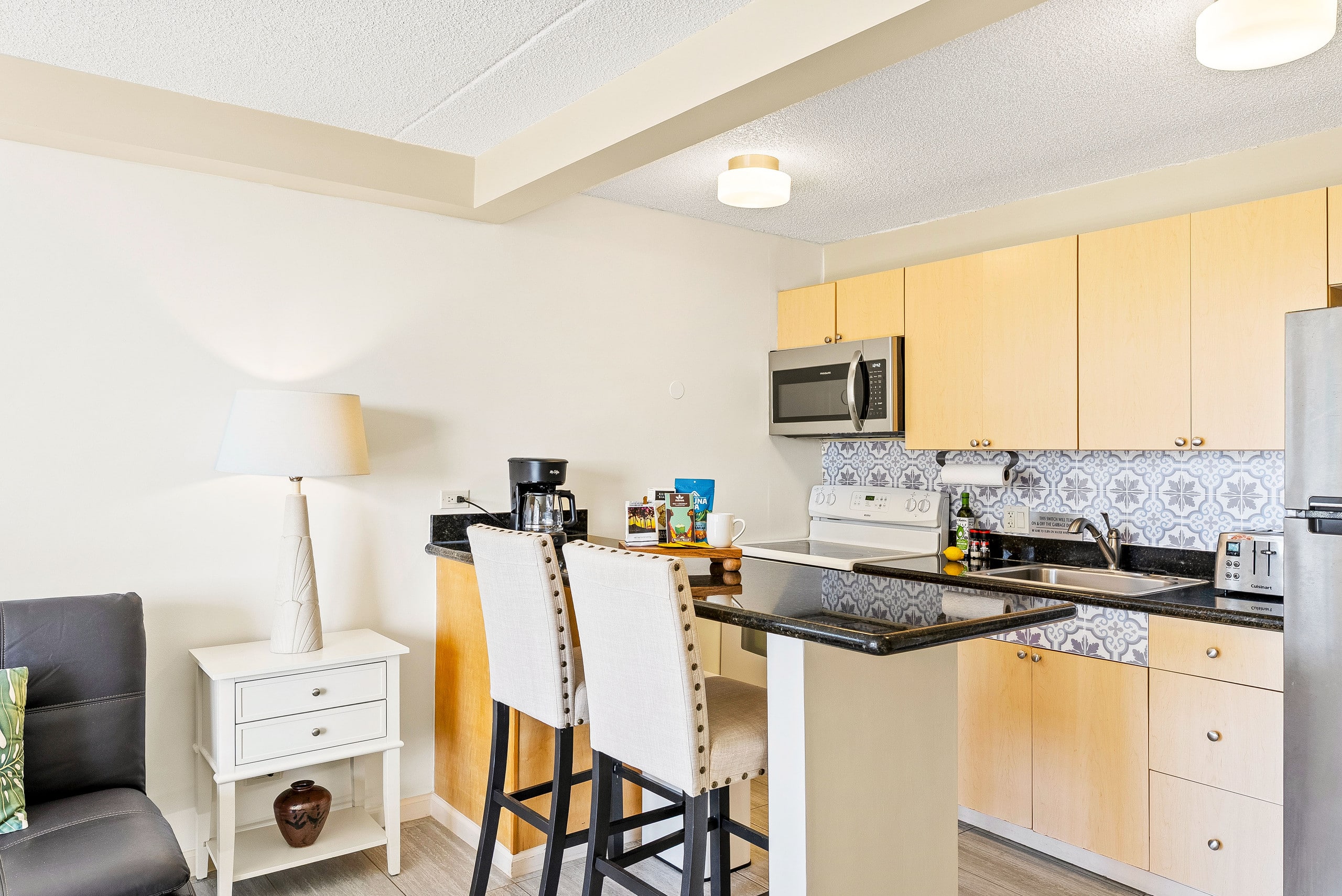 Condo in Honolulu · ★4.71 · 1 bedroom · 4 beds · 1 bath - Image 7