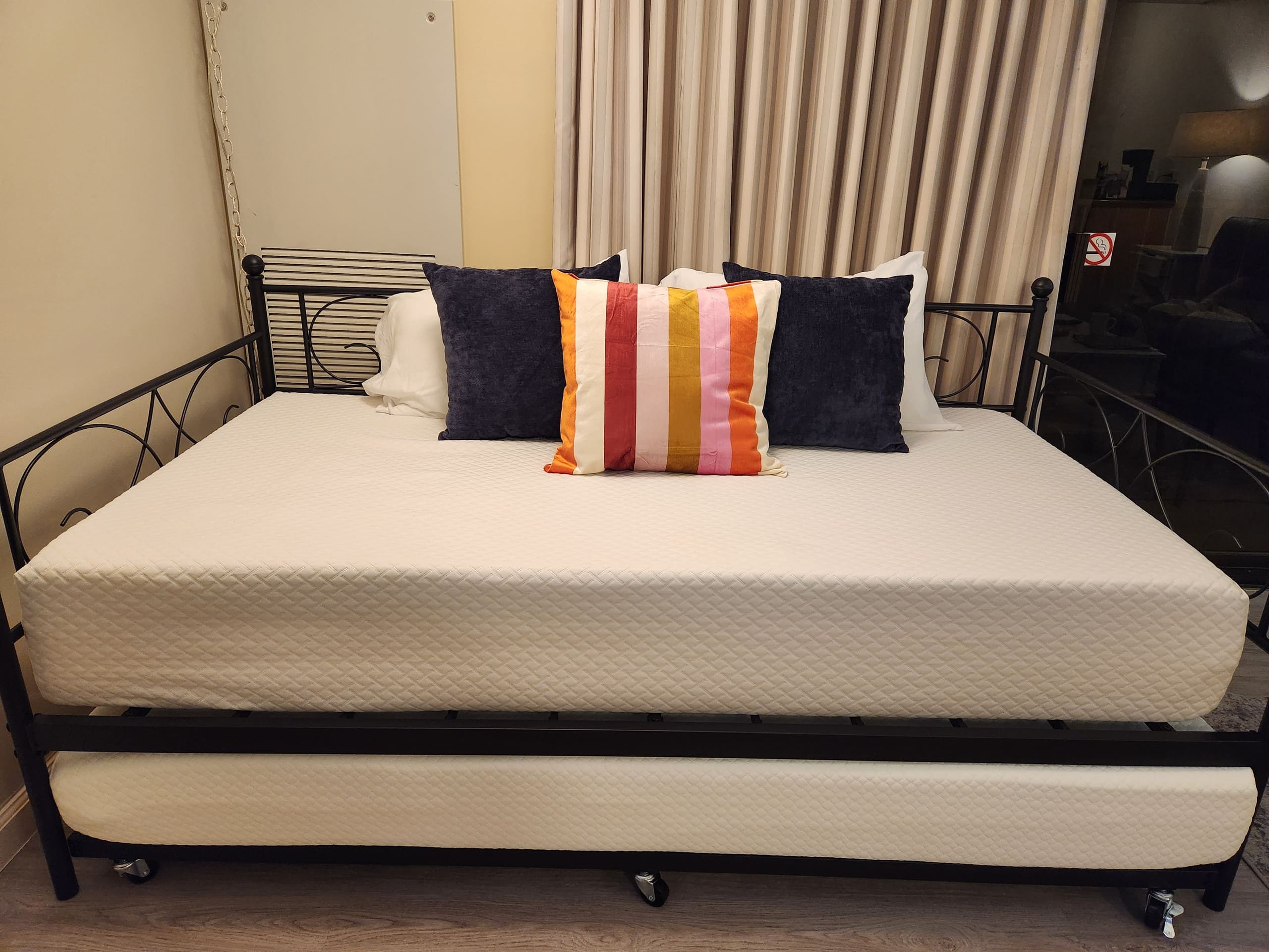Condo in Honolulu · ★4.71 · 1 bedroom · 4 beds · 1 bath - Image 4