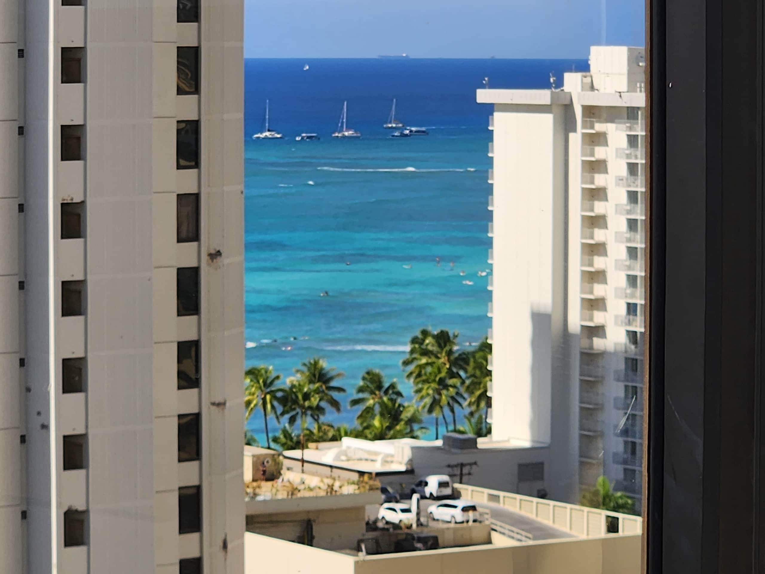 Condo in Honolulu · ★4.71 · 1 bedroom · 4 beds · 1 bath - Image 12