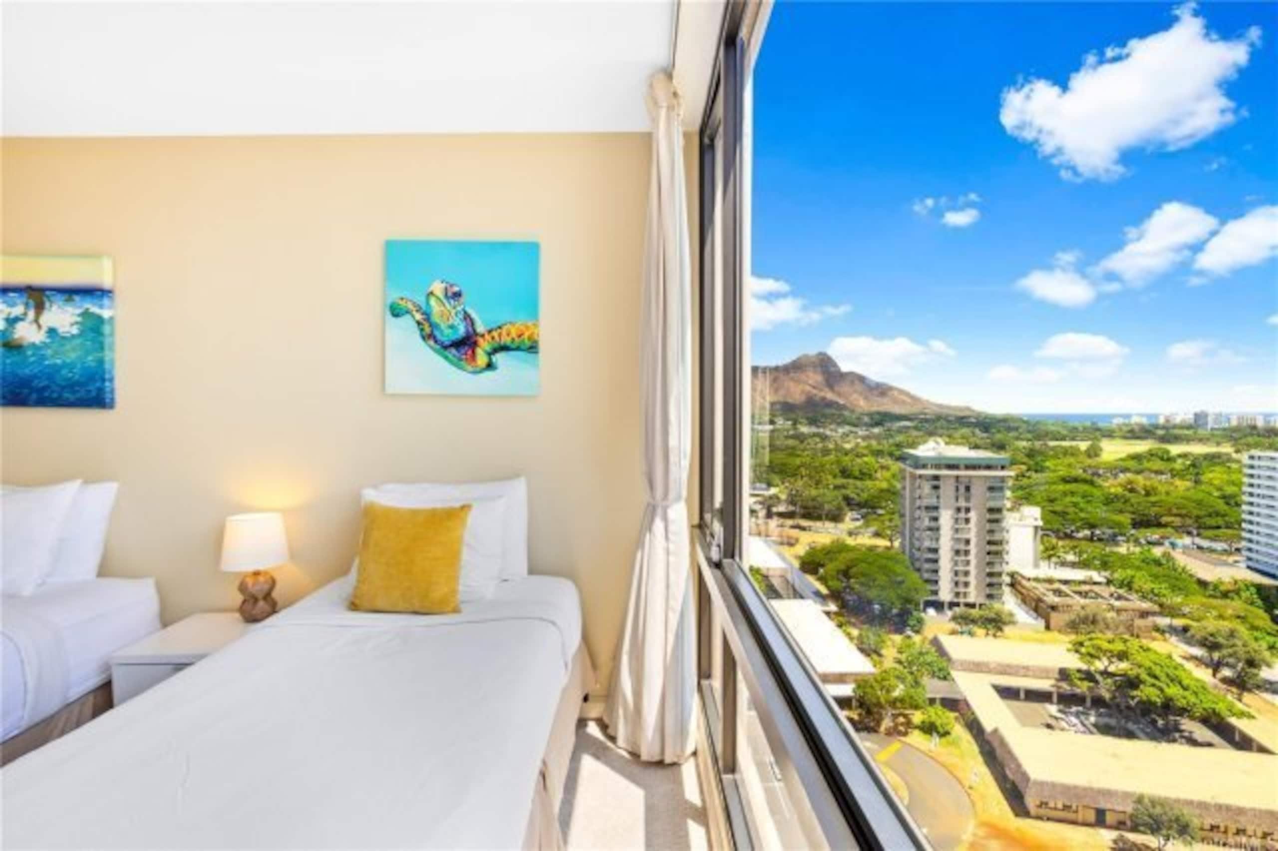 Condo in Honolulu · ★4.71 · 1 bedroom · 4 beds · 1 bath - Image 10