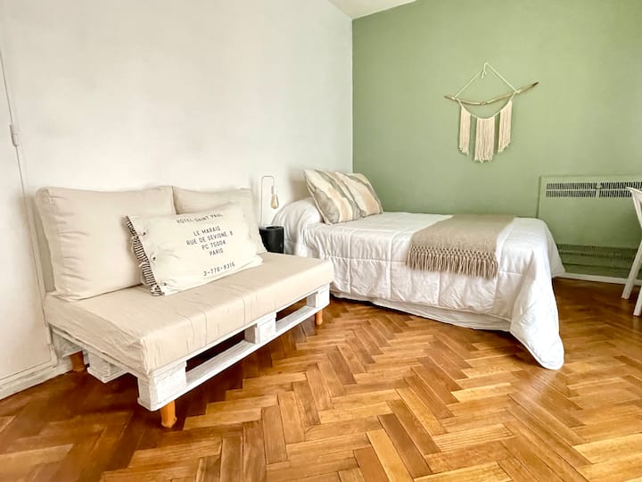 Kitnet reformada em Retiro