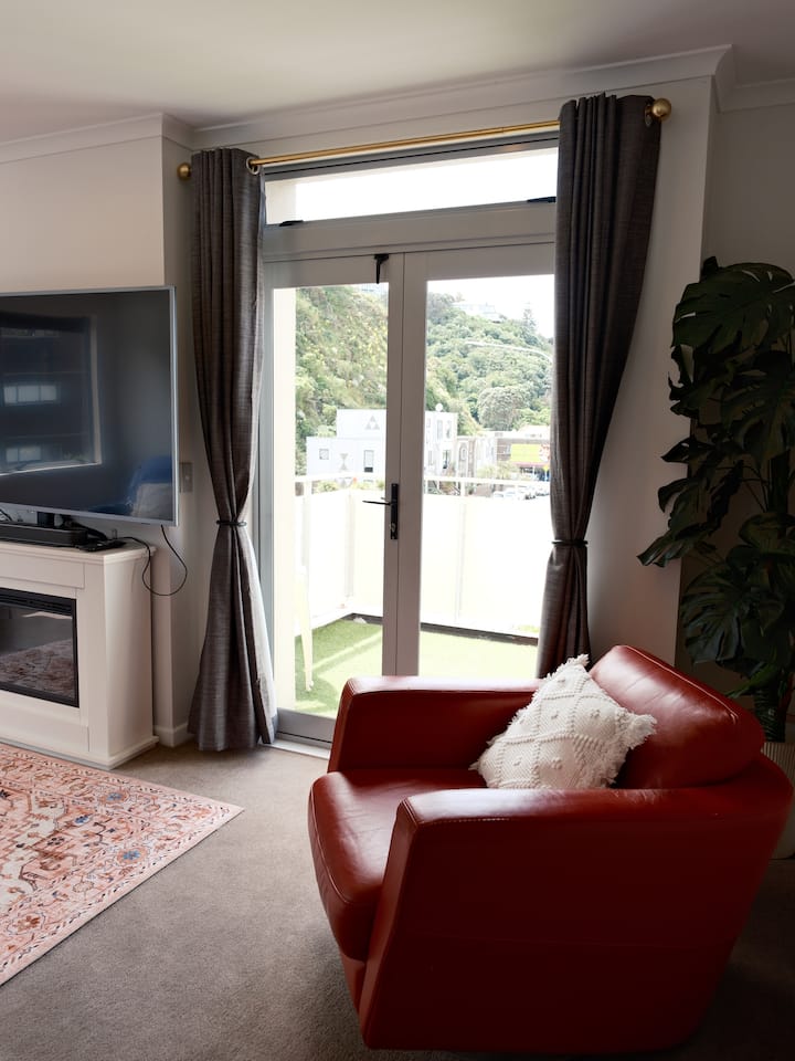 Seascape Escape | A Modern 4-bedroom Retreat - Wellington