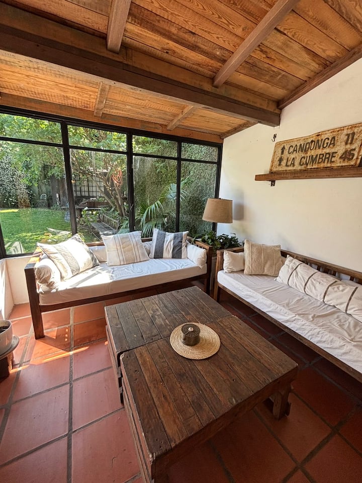 Casa com piscina e jardim em Beccar