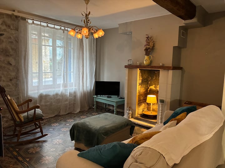 Spacious Village House In Ginoles With Garden - Axat