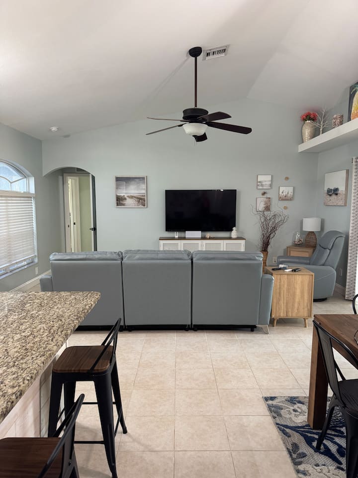 Sunny Cape Coral Retreat W/ Private Oasis! - Cape Coral, FL
