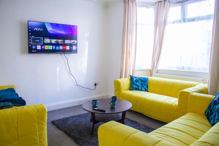 Wembley Spacious 6-bed Stay - Harrow