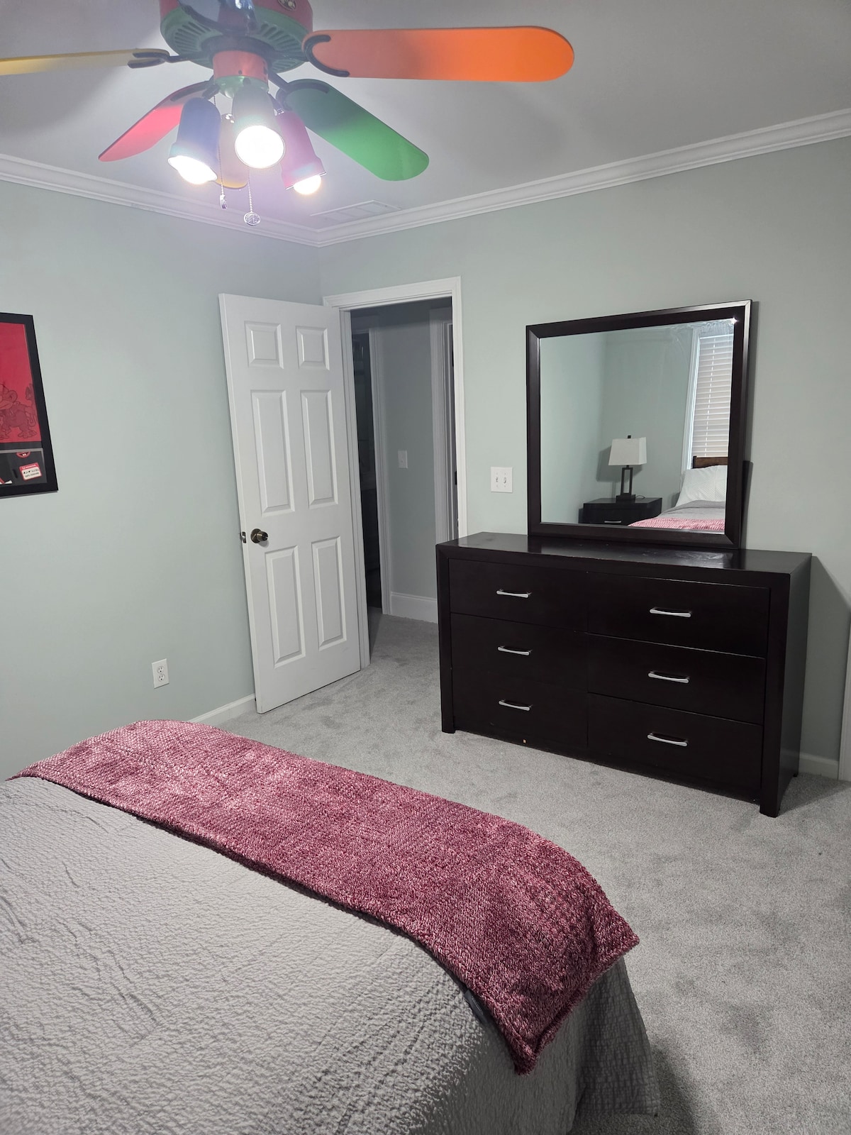 Spacious 5BR Home • Ideal for families