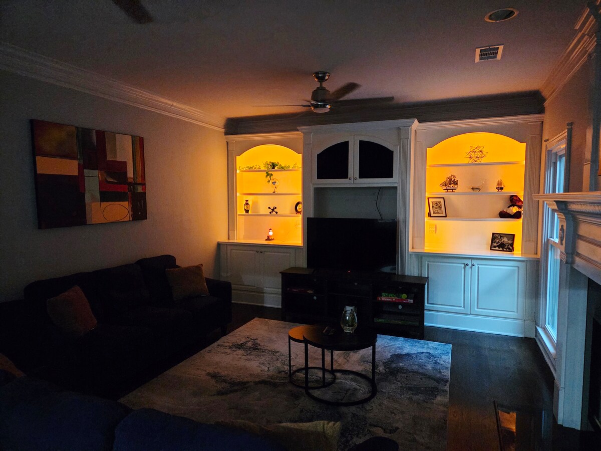 Spacious 5BR Home • Ideal for families
